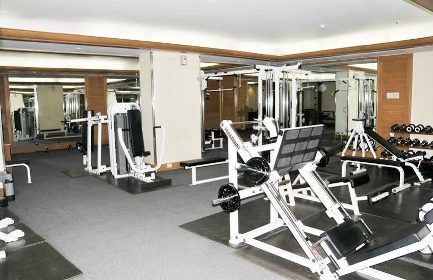 The Classique Club Mumbai Bagian luar foto