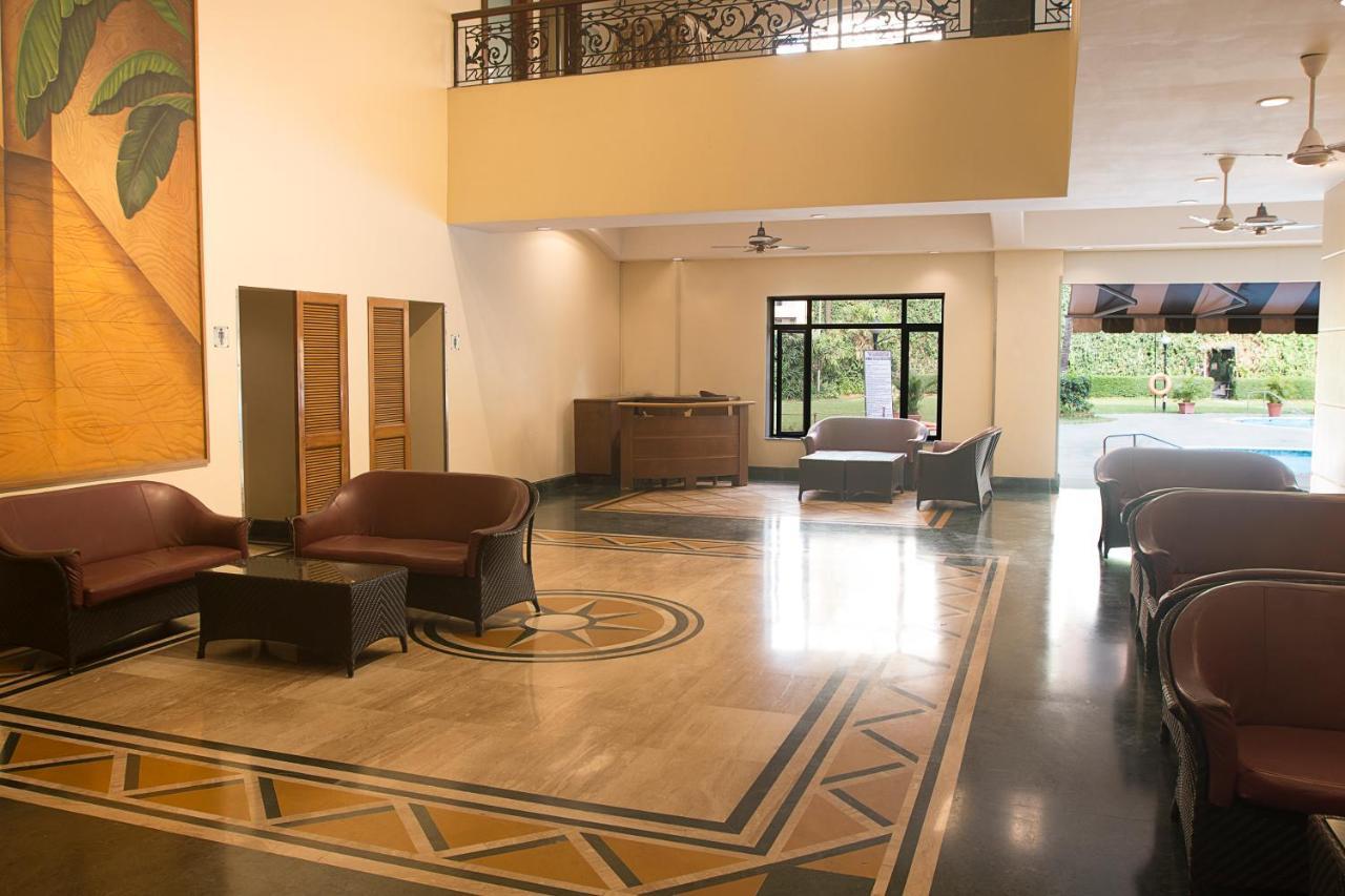 The Classique Club Mumbai Bagian luar foto
