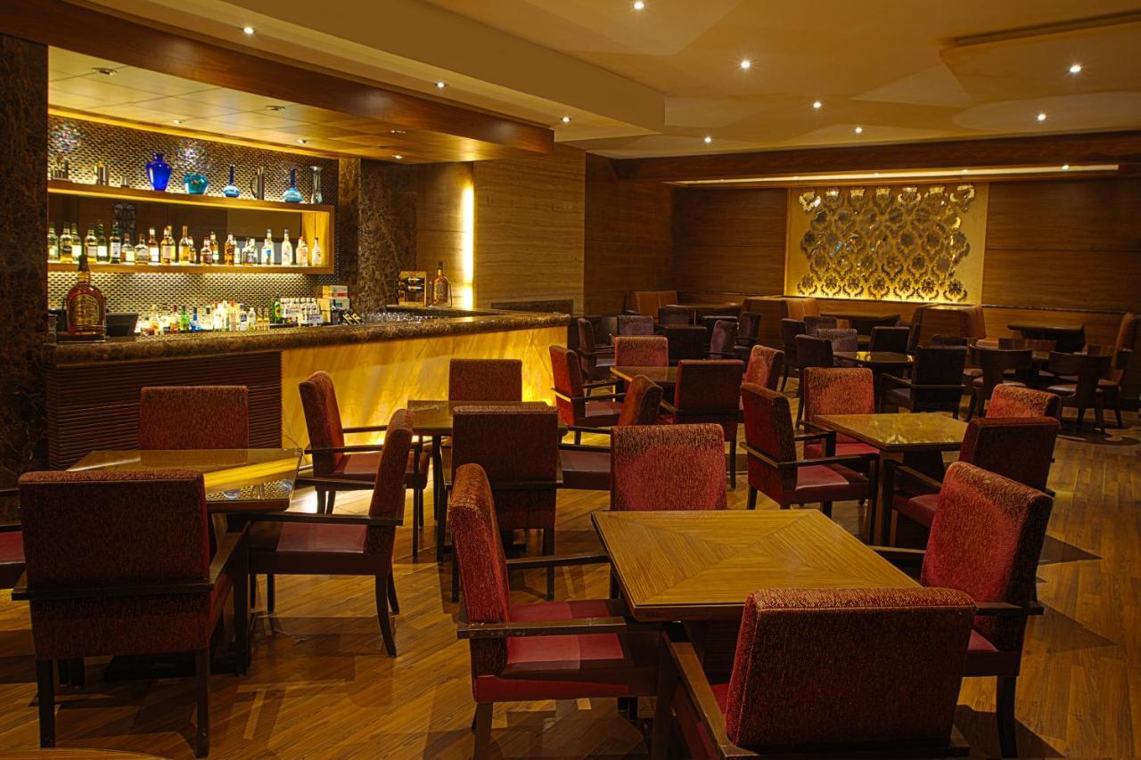 The Classique Club Mumbai Bagian luar foto