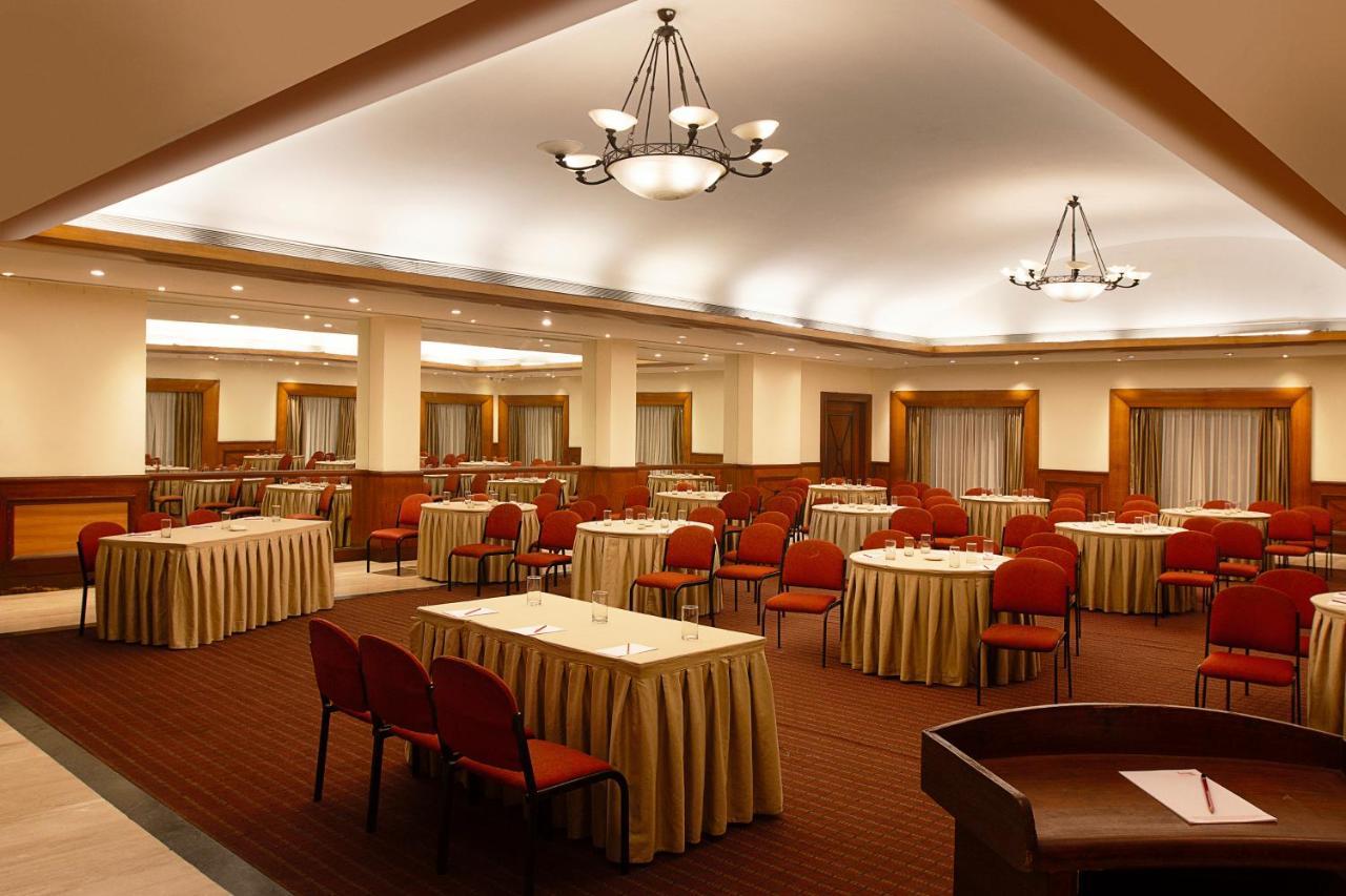 The Classique Club Mumbai Bagian luar foto