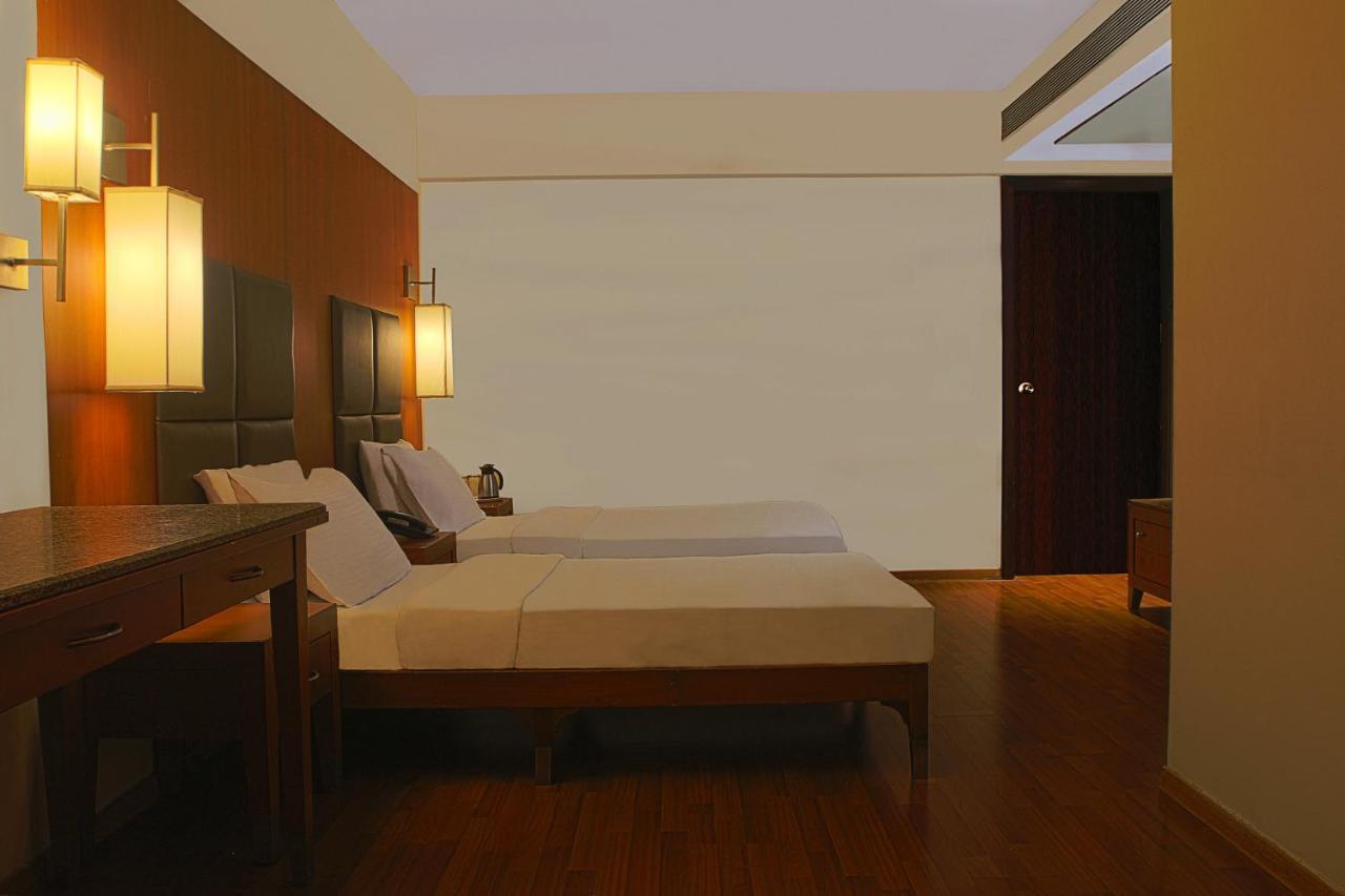 The Classique Club Mumbai Bagian luar foto