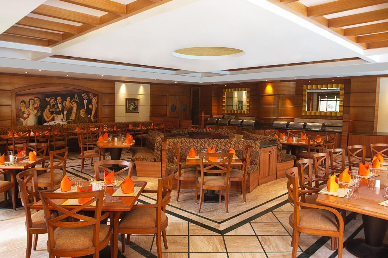 The Classique Club Mumbai Bagian luar foto